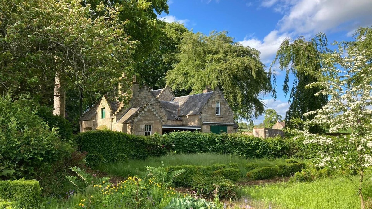 Cupar Apartment | Country cottage apartment 20 minutes from St Andrews
