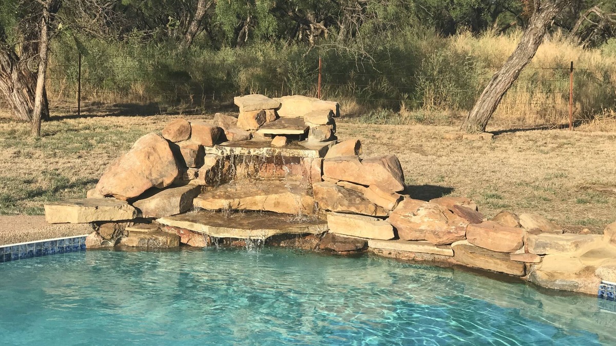 Potosi House | Country Cottage By the Pool