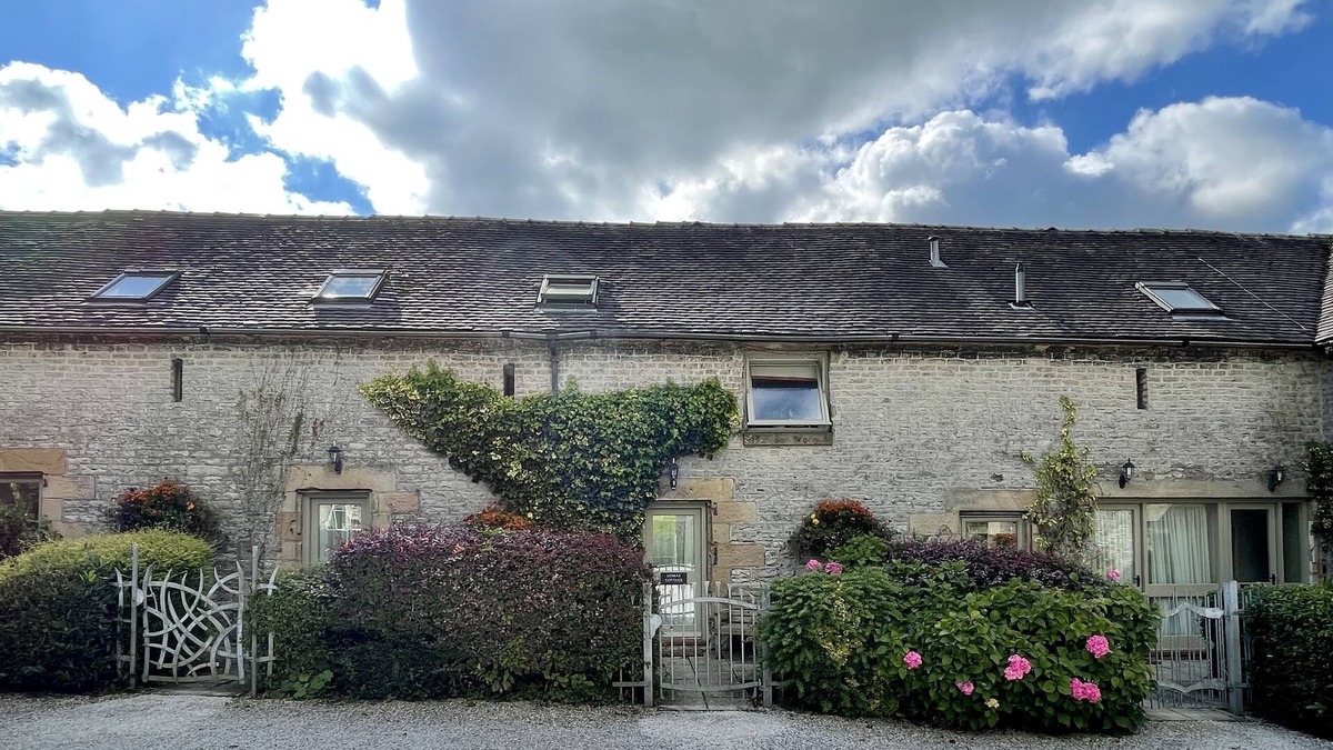 Crowdecote Cottage | Country cottage for four people set in 12 acres of Peak District National Park