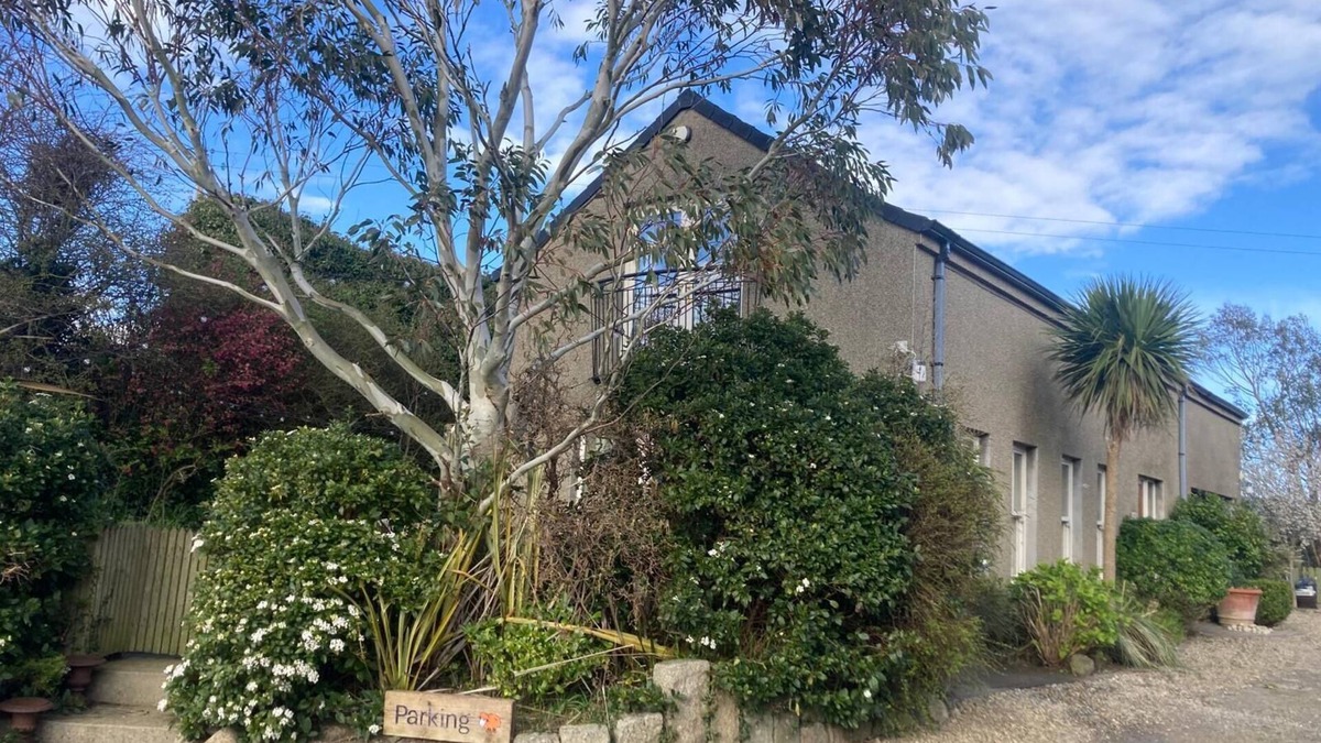 Kilkeel Cottage | Country cottage in peaceful setting, nestled between the mountains and the sea.