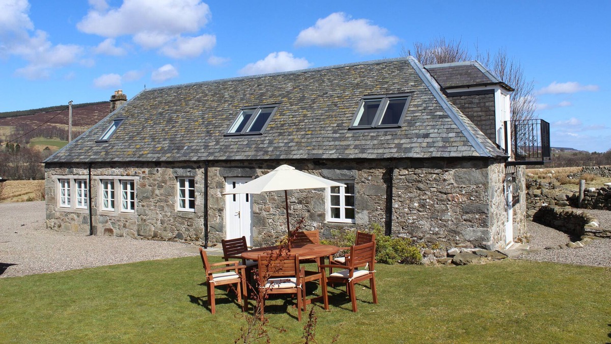 Dunkeld House | Country cottage in the heart of Highland Perthshire