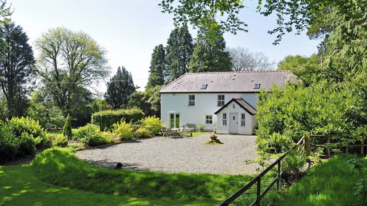 Efailwen Cottage | Country Cottage Near Narberth In Pembrokeshire, Wales
