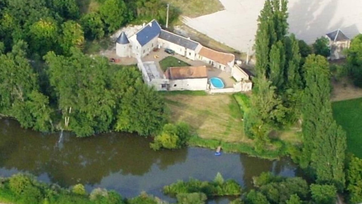 Pouzay House | Country Cottage of the XIXth century in a domain of the XIVth century-Pond-Fishing