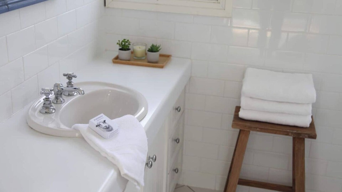 Yass Other | Country cottage on working farm