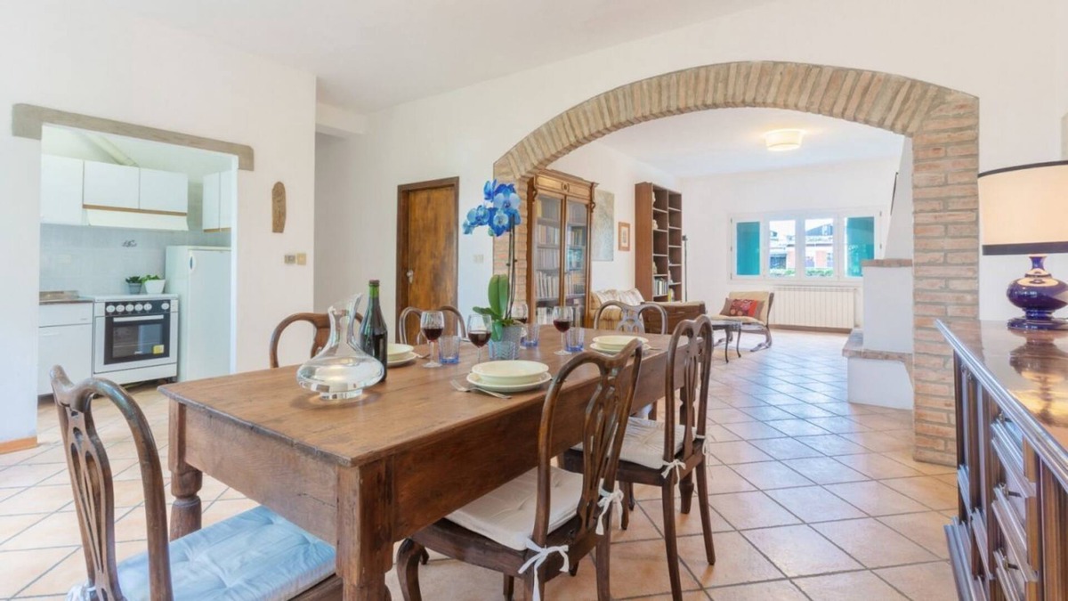 Monestirolo Apartment | Country cottage with parking and garden