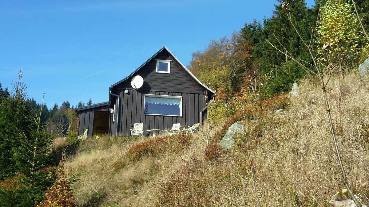 Klingenthal House | Country cottage with fireplace, sauna, washing machine. SAT-TV, shower, 2 WC, to 6 persons, walking Ski