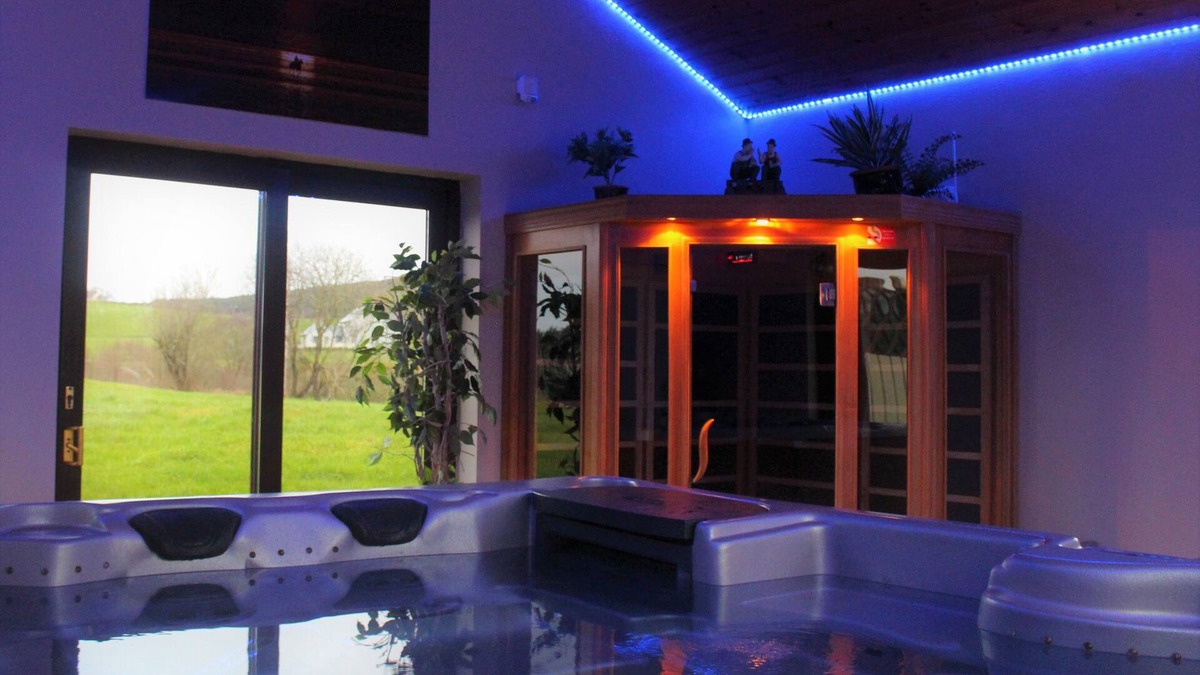 Milford House | Country Cottage with Luxury Hot Tub
