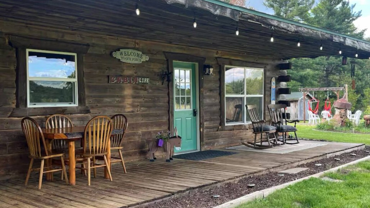 Merrillan Cabin | Country Creek Retreat: cozy 2-bedroom cabin with AC, WiFi, & forested privacy