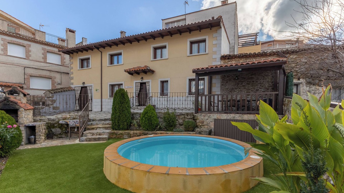 El Real de San Vicente House | Country House "La Fontanita" with Mountain View, Private Pool & Wi-Fi
