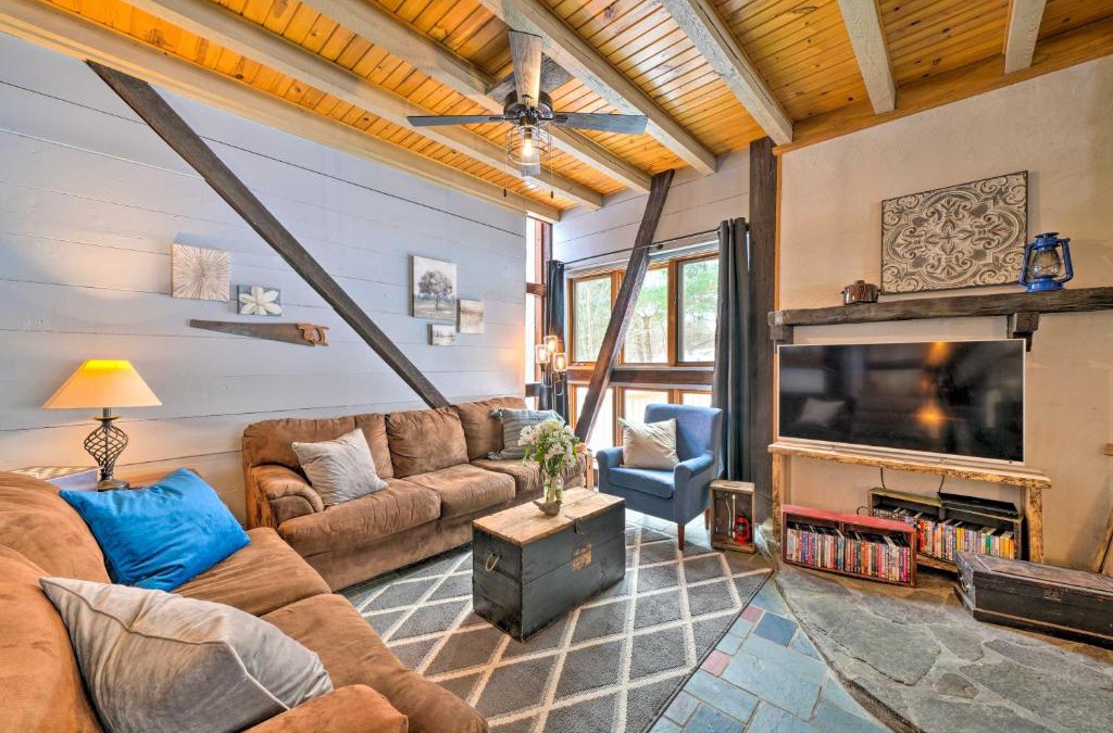 Cambridge Springs House | Country Escape with Fire Pit Near French Creek!