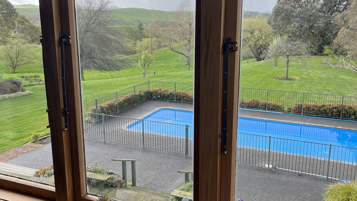 Porangahau House | Country Farm House. 5 Bedrooms