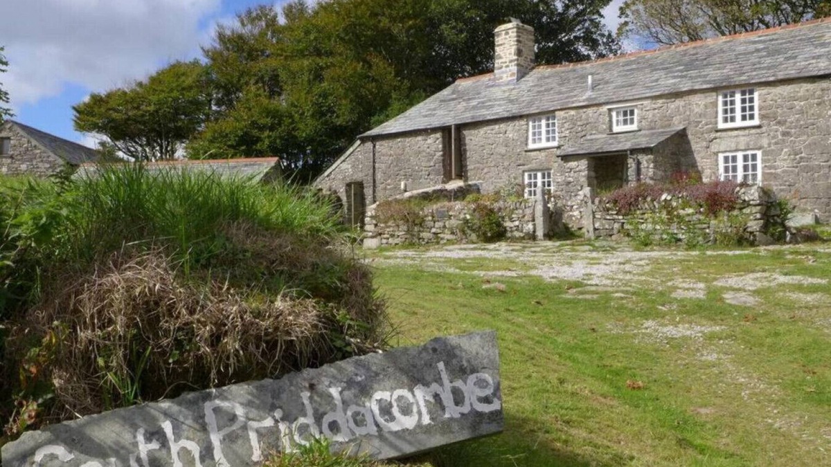 Magherafelt Cottage | Country farmhouse - A great place for family and friends to relax!