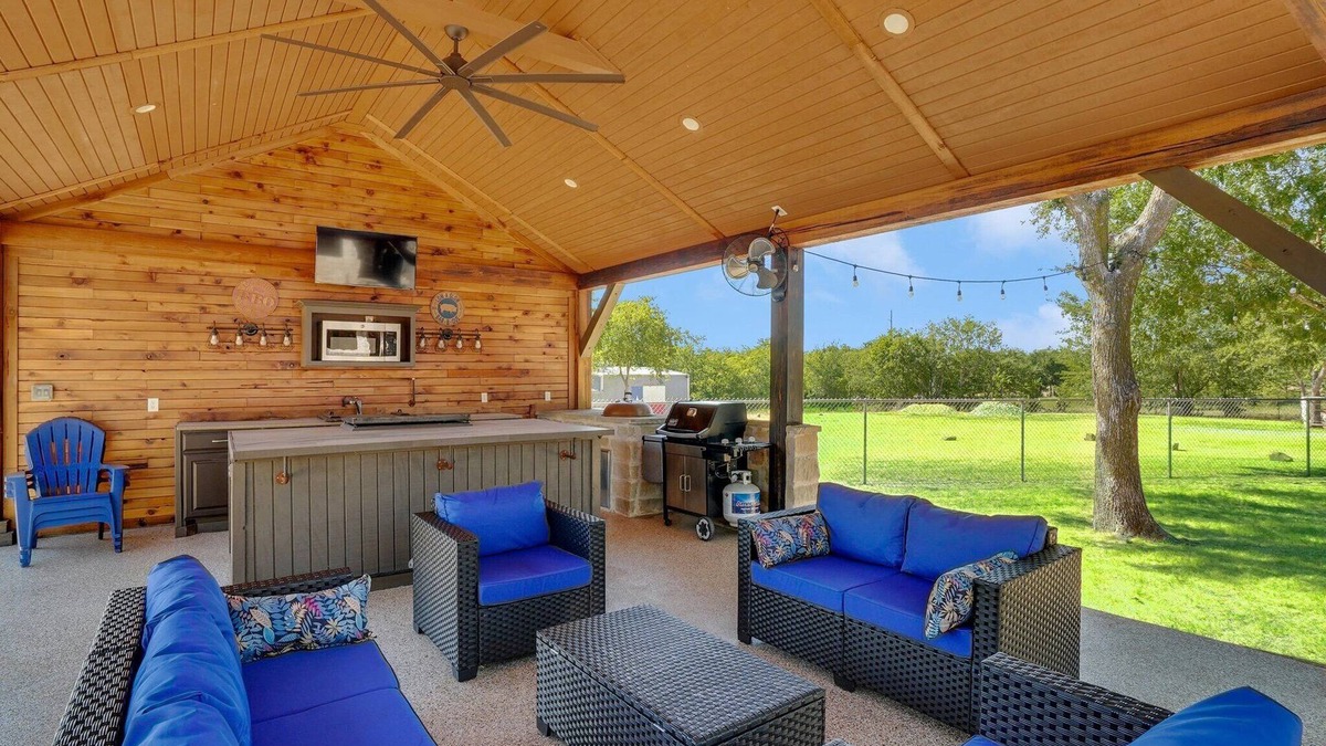 Era Other | Country Farmhouse and Cottage,13 minutes from Denton and Lake Ray Roberts