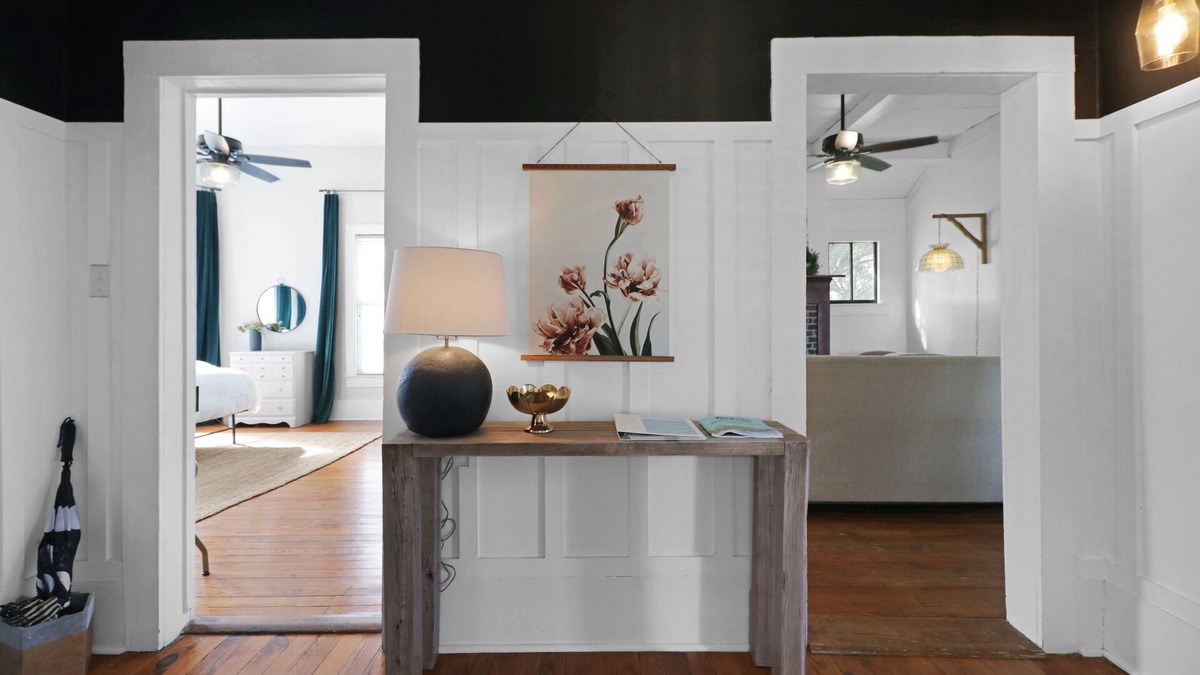 Navasota Other | Country Farmhouse close to Texas A&M, wedding venues, & wineries!