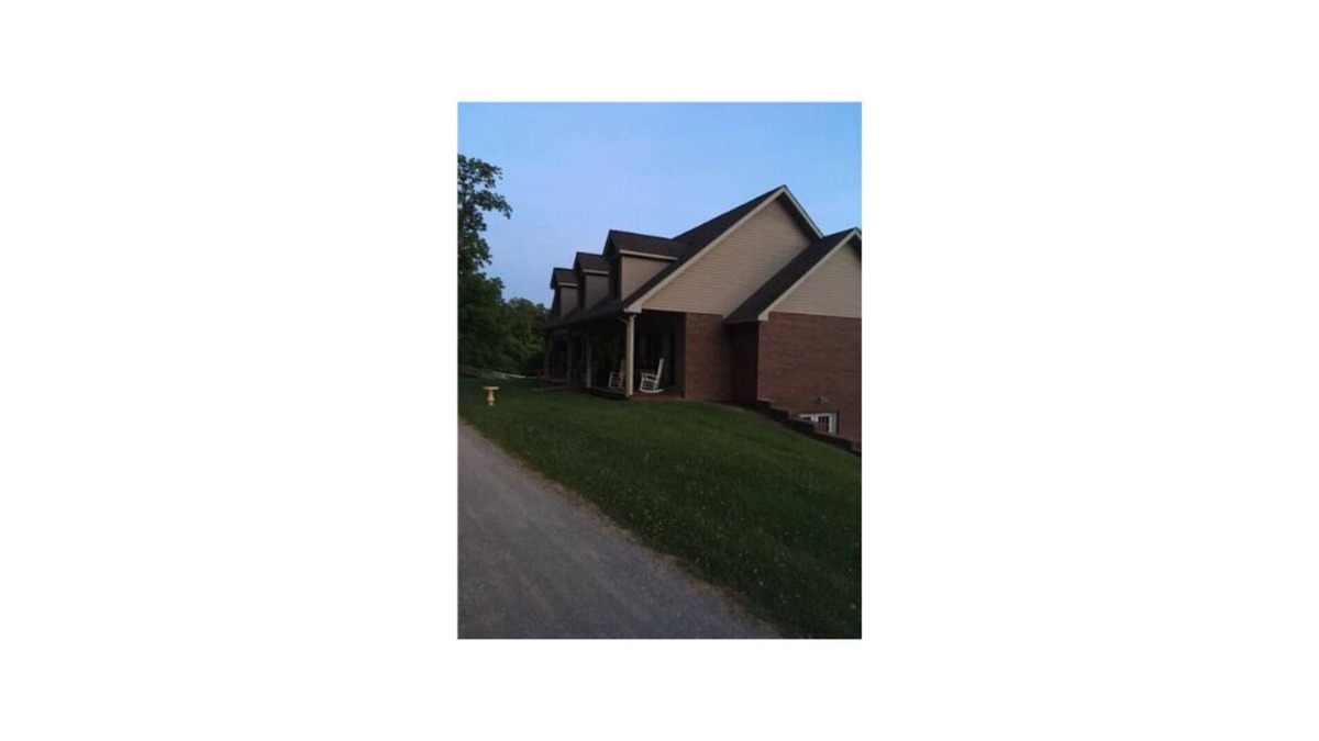 Chestnut Mound House | Country French Farmhouse. One Bedroom Option