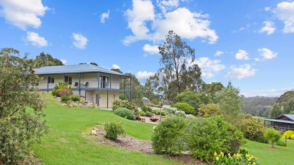 Metung House | Country Garden - Relax and Unwind in Metung