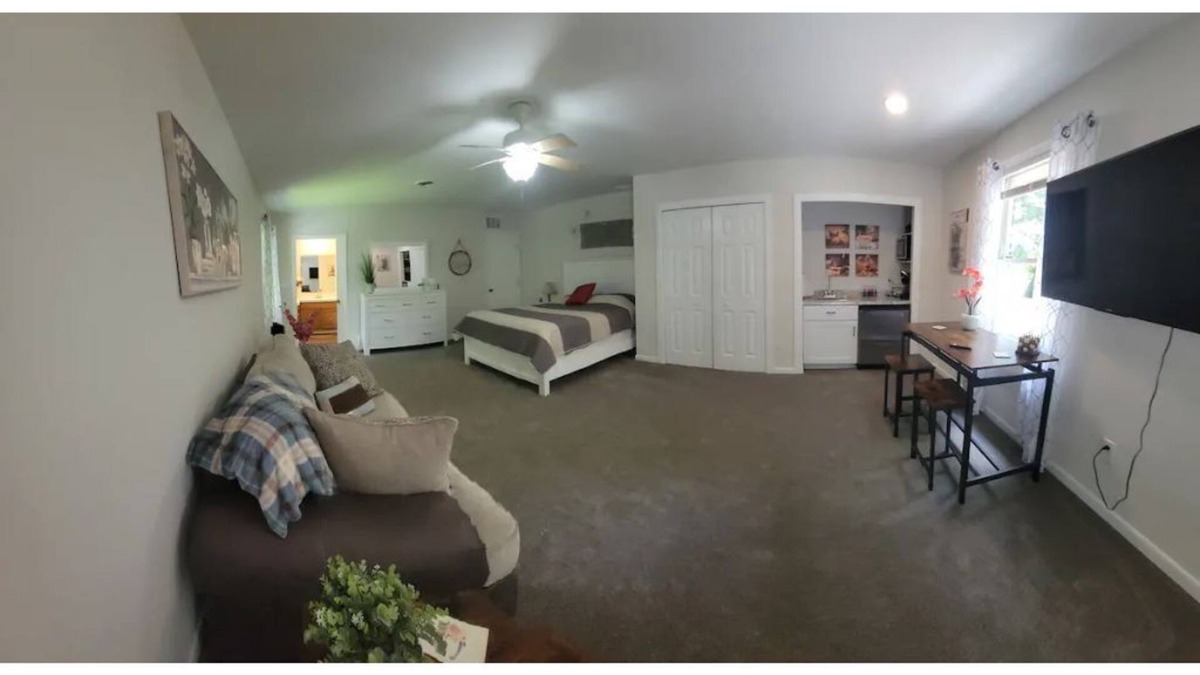 Elkton Apartment | Country Get Away 1 Bedroom Apartment
