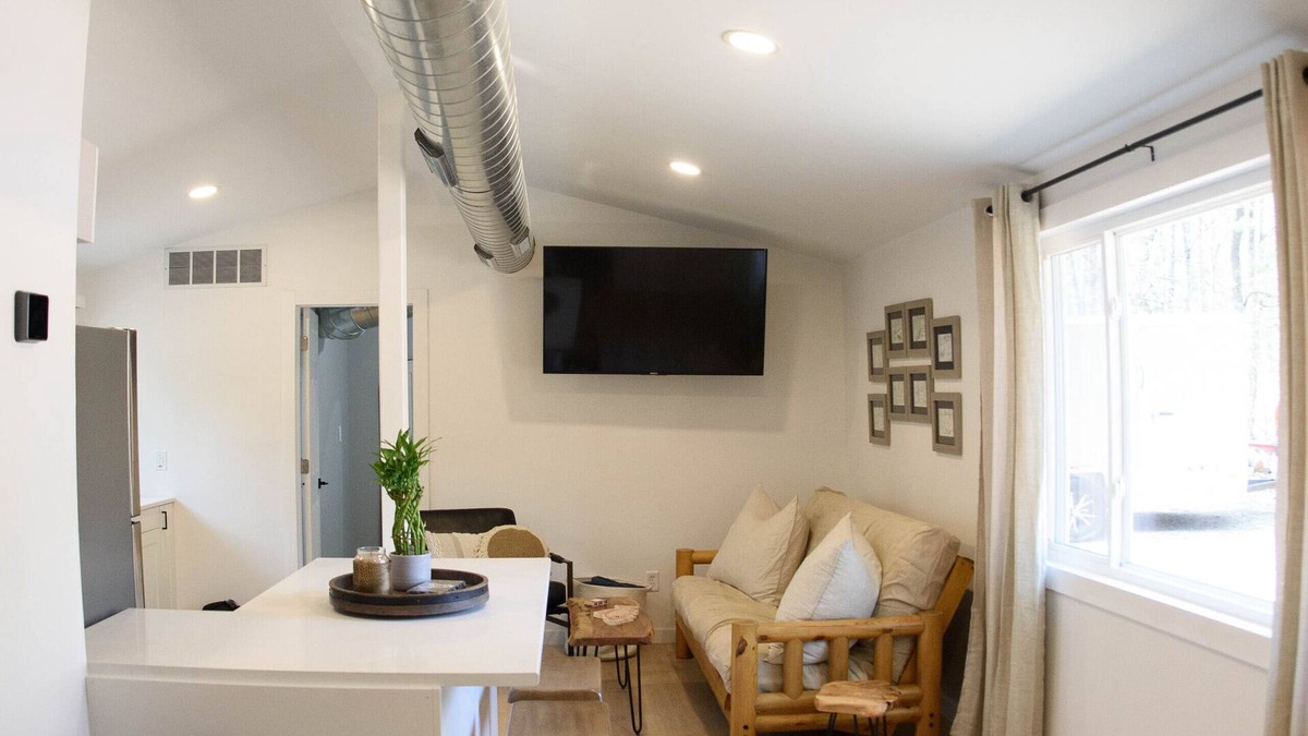 Gwinn House | Country Giant Cabana