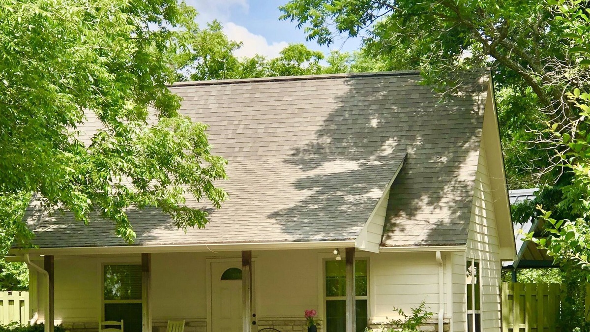 Paluxy House | Country Guesthouse