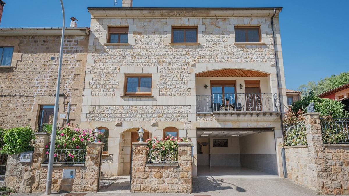 Palacios de la Sierra House | Country House 'Casa Rural El Arroyal' with Mountain View, Private Terrace and Wi-Fi