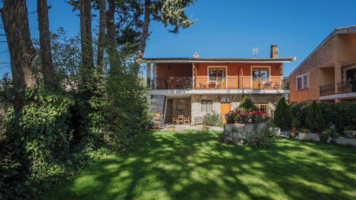 Santa Maria del Campo House | Country House 'Casa Villa Gomez' with Private Terrace, Private Garden and Wi-Fi