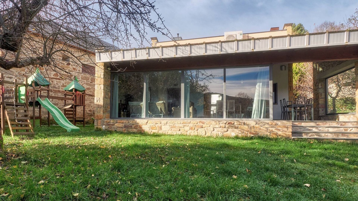 Trefacio House | Country House 'Marel' with Mountain View, Wi-Fi and Air Conditioning
