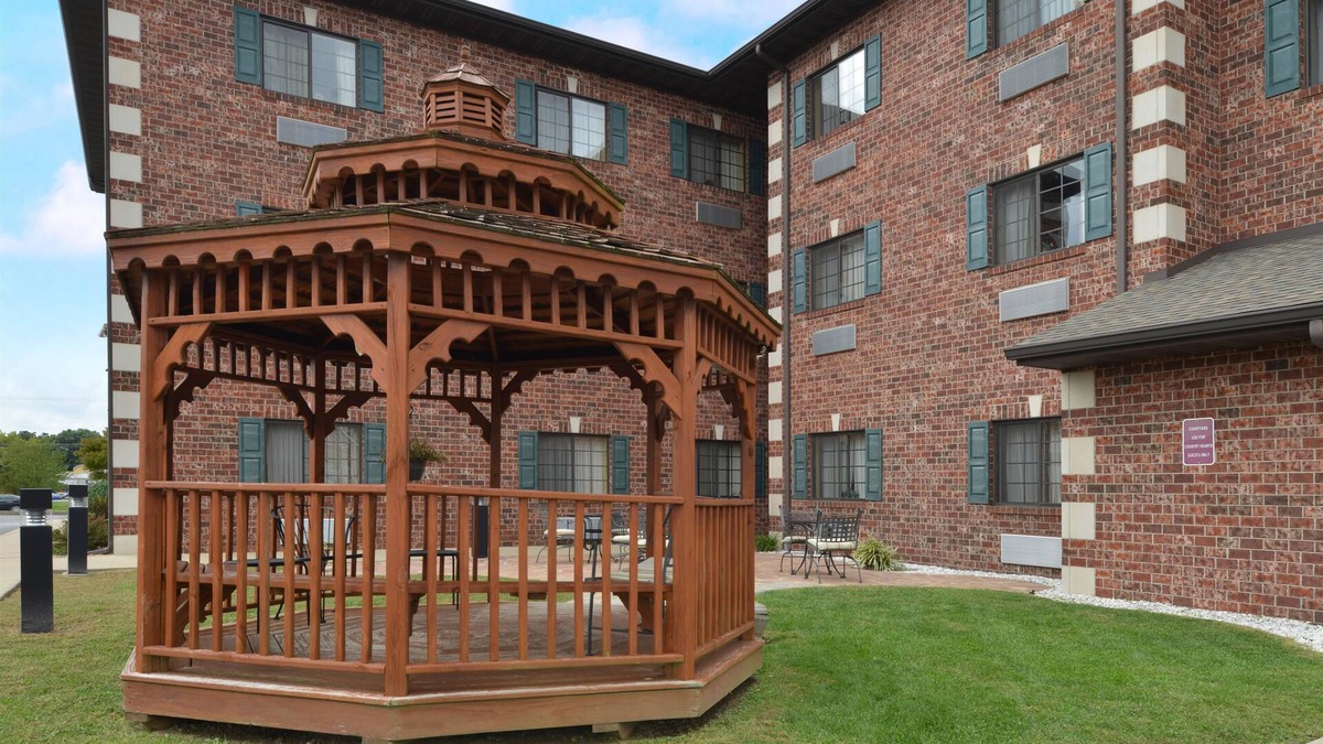Edwardsville Hotel | Country Hearth Inn & Suites Edwardsville St. Louis