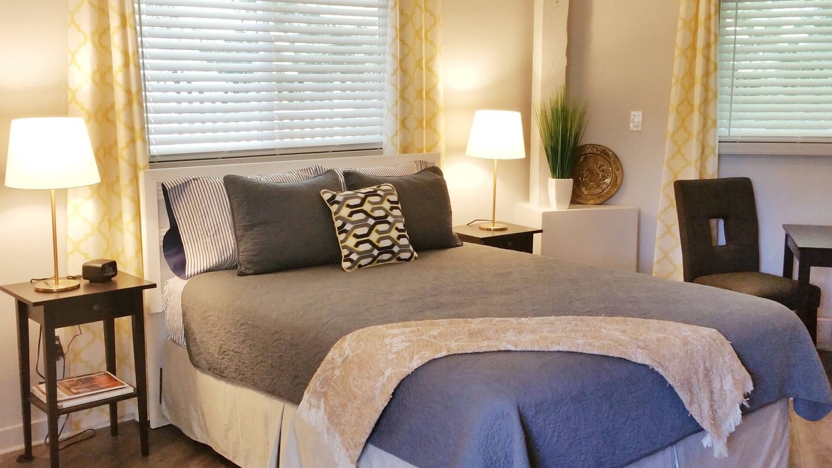 Langley House | COUNTRY HEXAGON HUT - Walk to Winery & Berry Farm - Fort Langley
