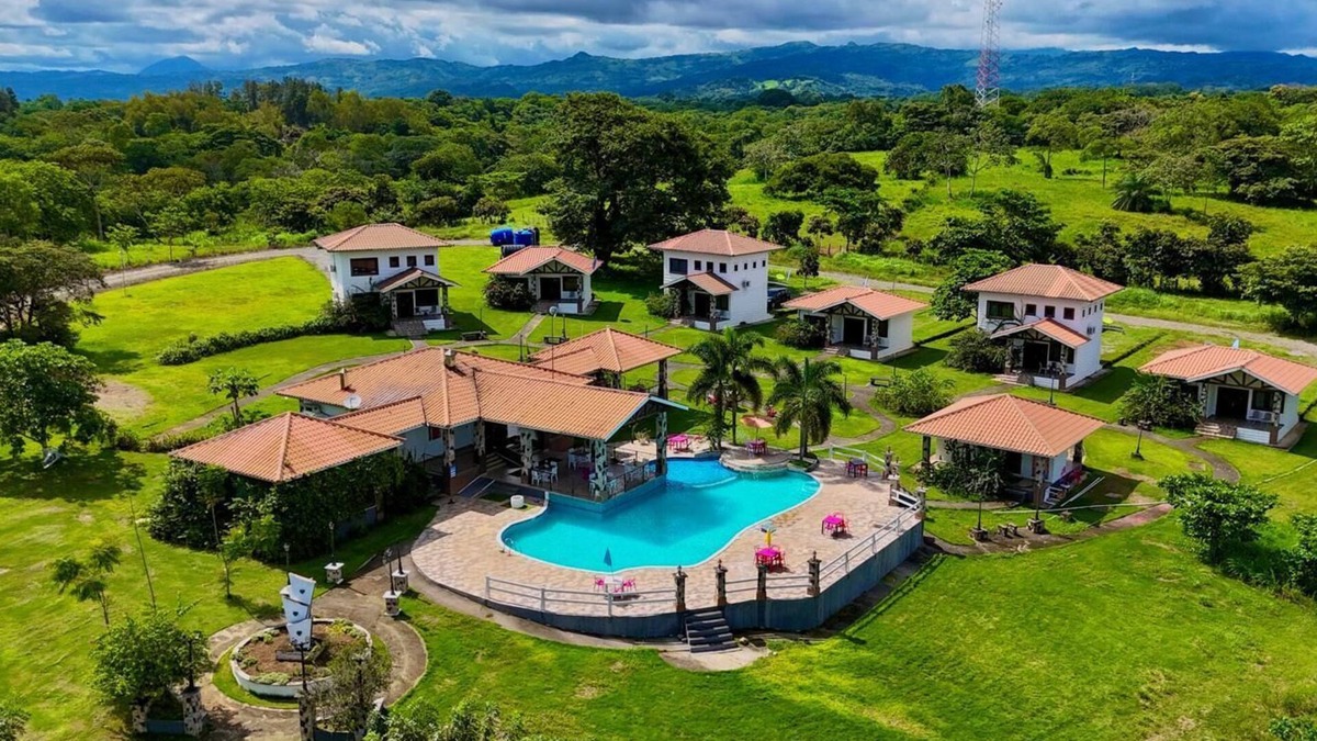 San Felix District Hotel | Country Hills Las Lajas