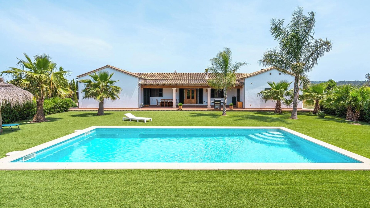 Santa Maria del Cami Villa | Country House 'Can Mossenyer' with Mountain View, Private Pool and Wi-Fi