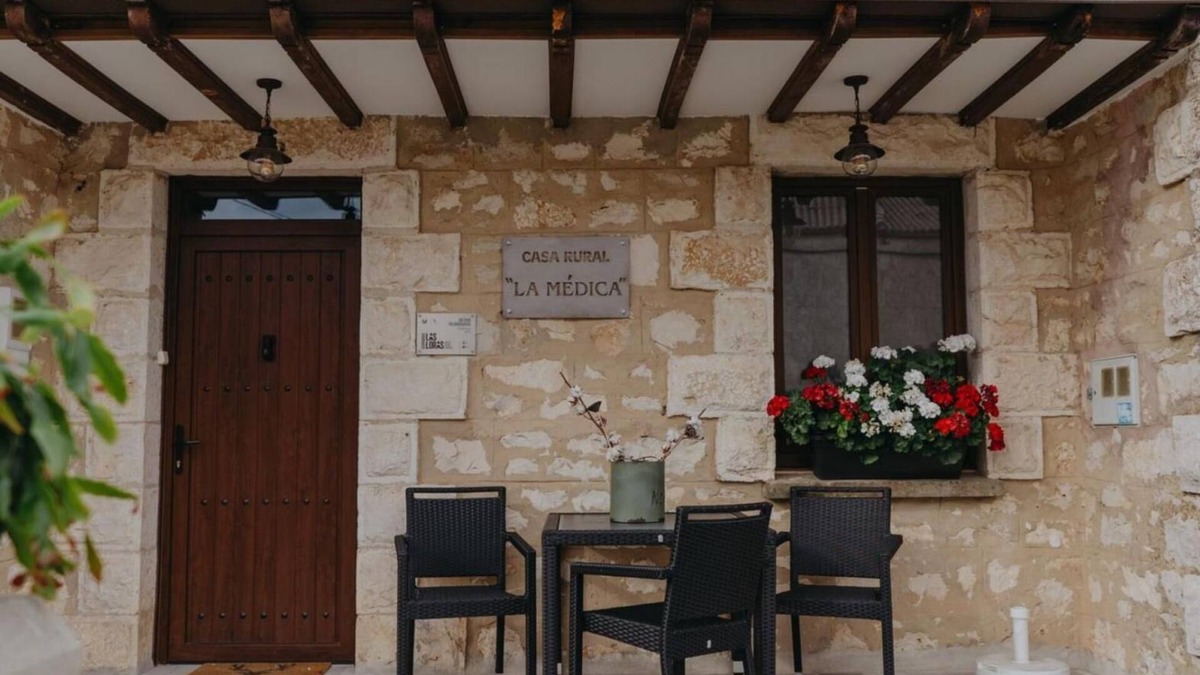 Sargentes de la Lora House | Country House 'La Medica' with Mountain View, Private Terrace and Wi-Fi