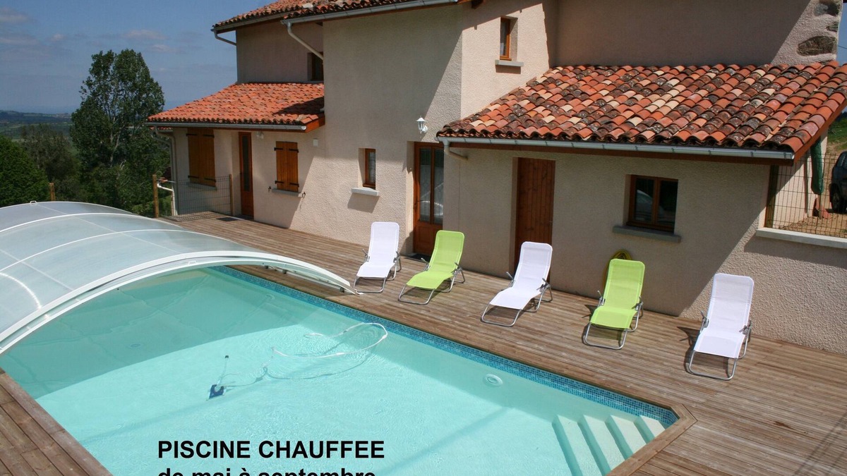 Saint-Martin-la-Sauvete Cottage | Country house, PRIVATE SWIMMING POOL heated from May to Sept. Auvergne-Rhône-Alpes