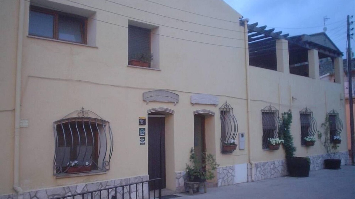 Olesa de Bonesvalls Cottage | country holiday homes - 6 rooms - 6/7 persons