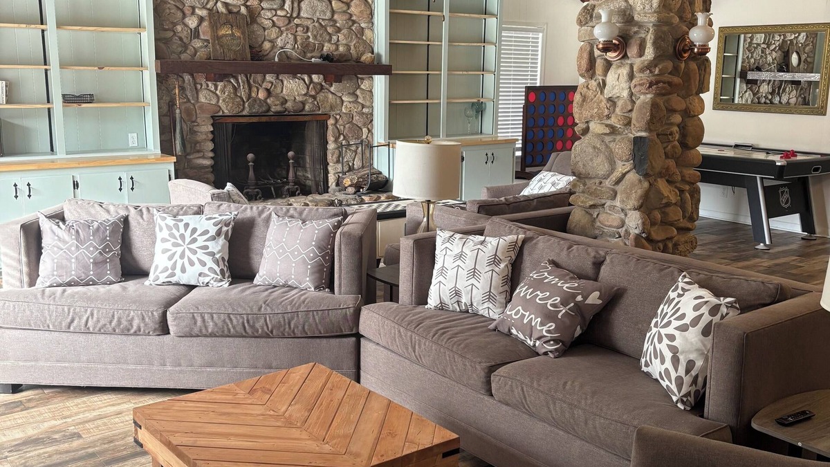 Hillister Other | Country Home, 4 Bed, 3.5 Bath, Pet Friendly