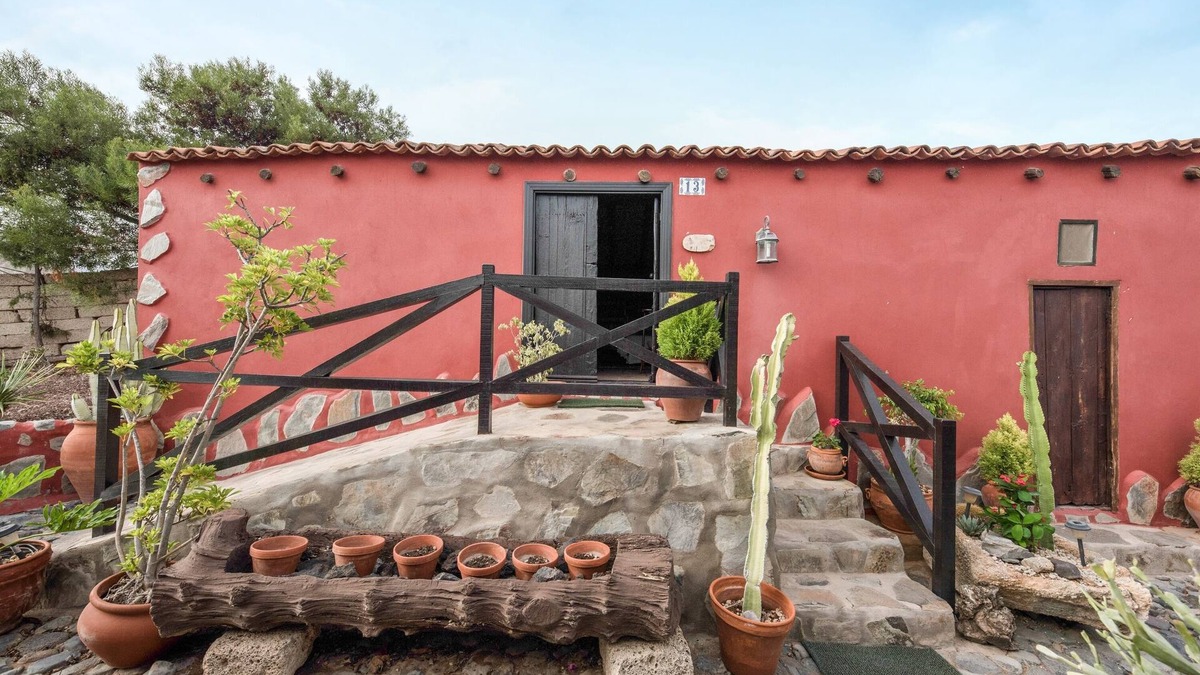 La Sabinita Villa | Country Home “Casa Rural El Moral“ with Mountain View, Wi-Fi, Terrace & Garden