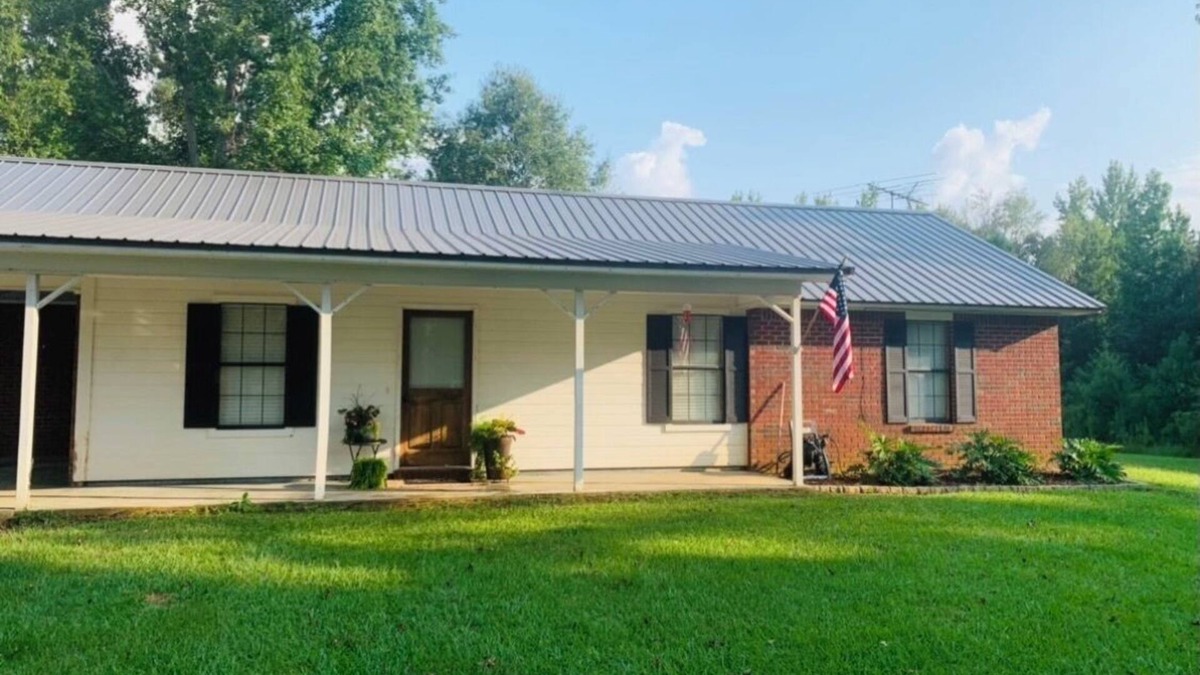 Madden Other | Country home close to fair and casino!