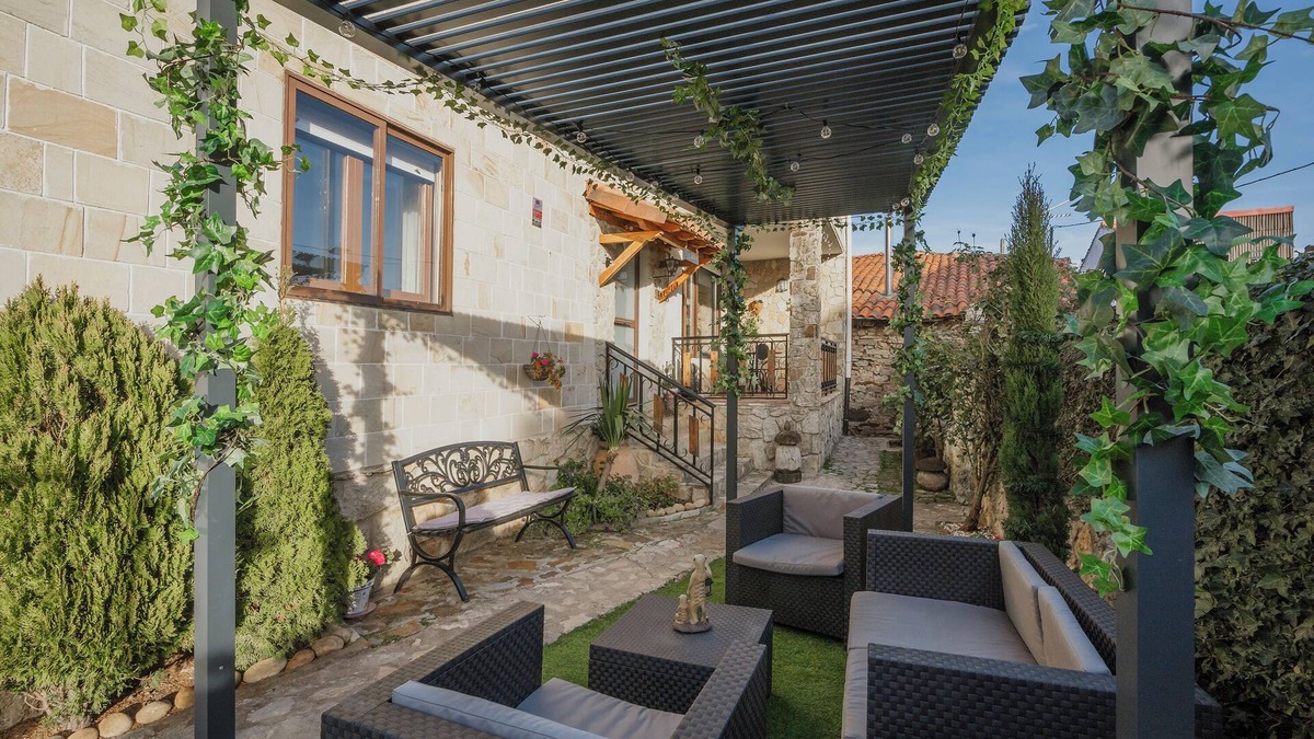Abejar House | Country Home 'El Cedro' with Mountain View, Private Terrace and Wi-Fi