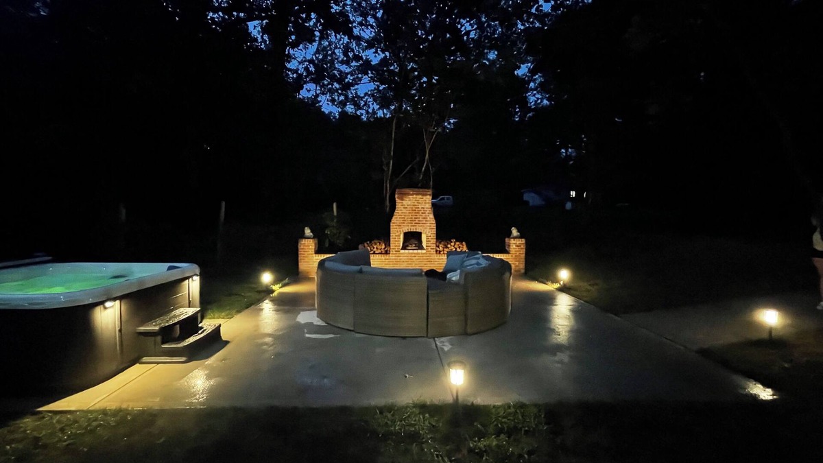 McCain House | Country Home with Hot Tub and Two Kings