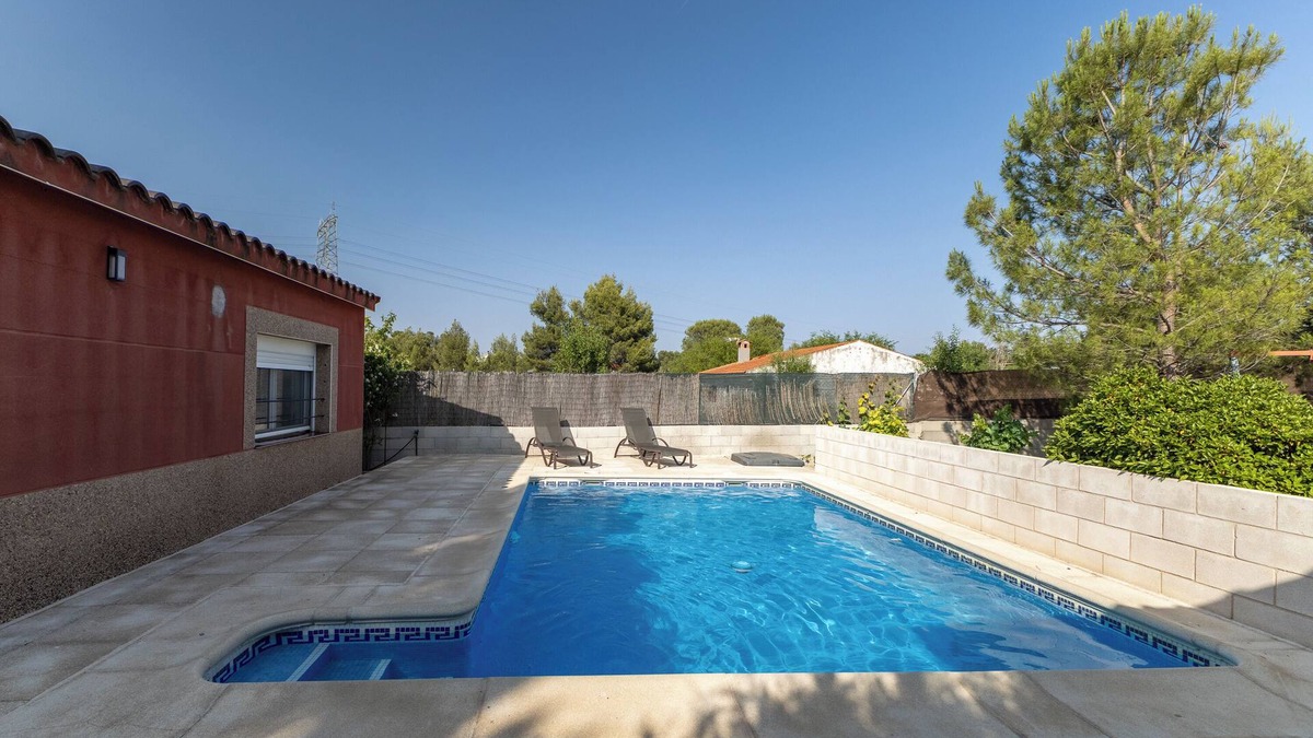 Fuentiduena de Tajo House | Country House 'Casa Fina' with Private Pool, Shared Terrace and Wi-Fi