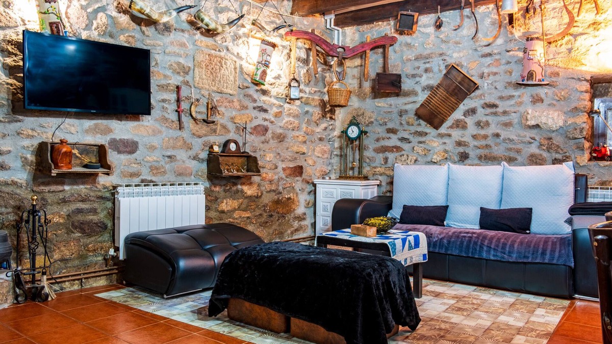 Perena House | Country House 'La Plazuela De Mari I' with Private Garden and Wi-Fi