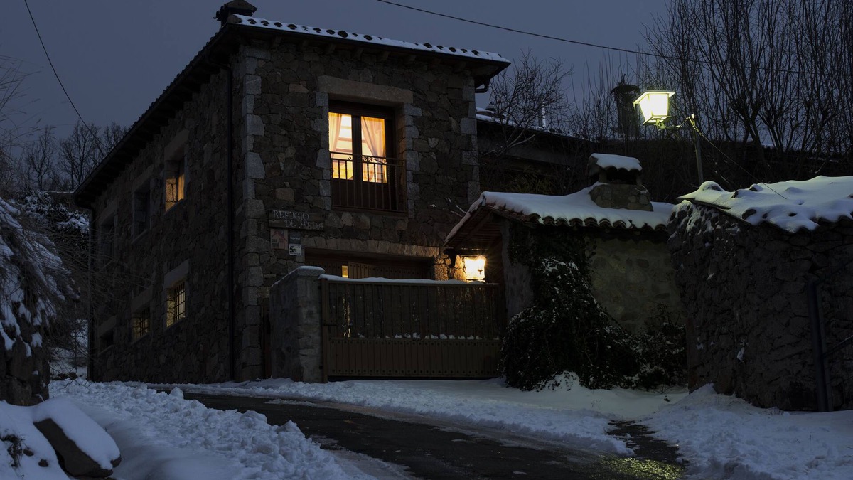 San Bartolome de Tormes Cottage | Country house very cozy. Excellent views of Gredos.
