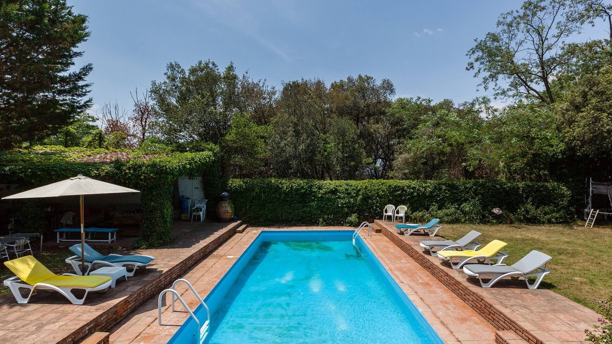Vilanova del Valles Villa | Country House 'Casanova' with Private Pool, Shared Terrace and Wi-Fi