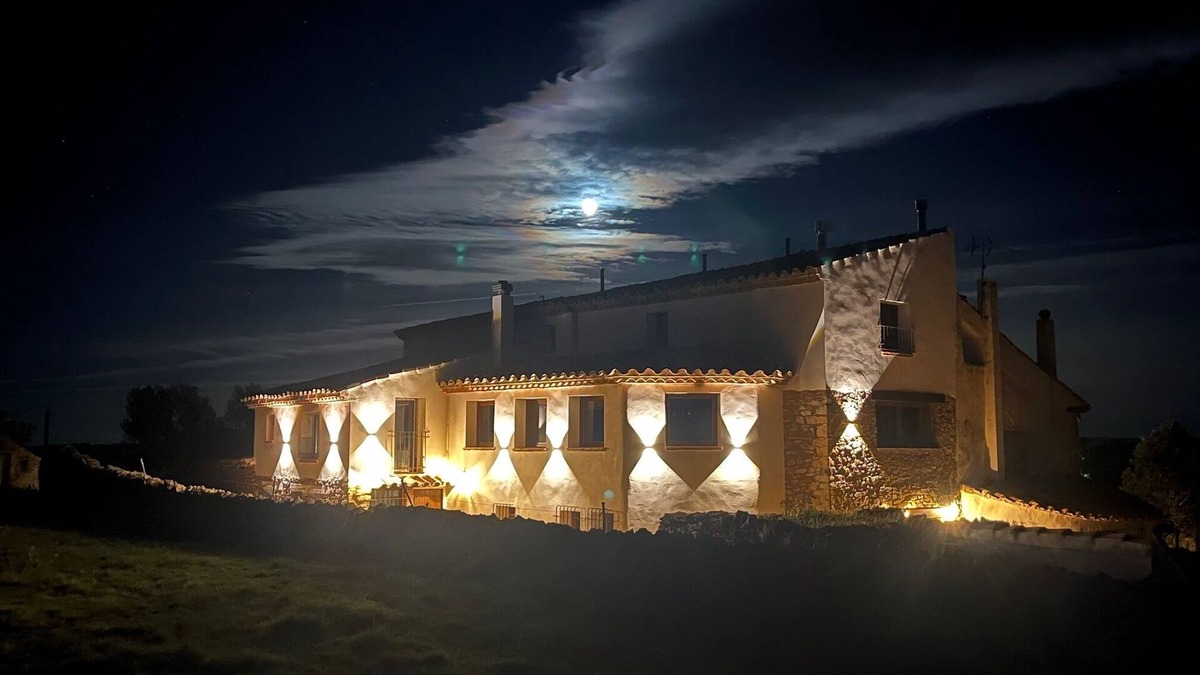 Vilafranca House | Country House 'Masía La Parreta' with Mountain View, Private Terrace and Private Garden