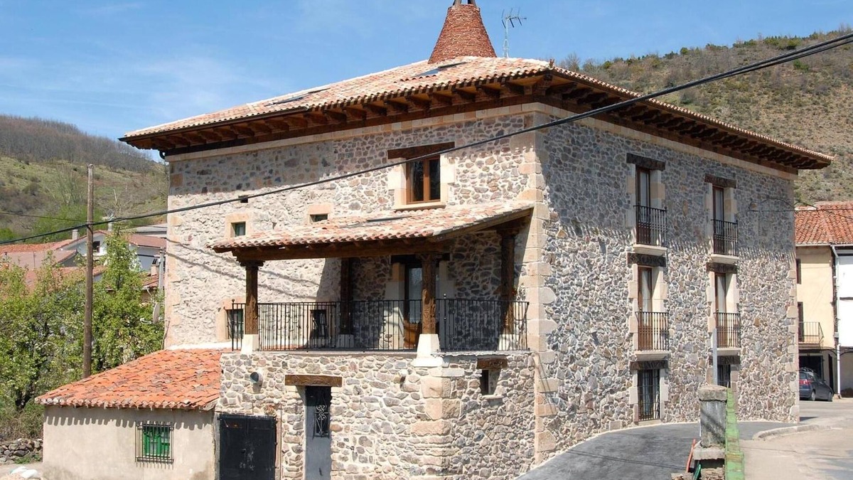 Barbadillo del Pez House | Country House 'El Mirador Del Pedroso' with Mountain View, Private Terrace and Wi-Fi