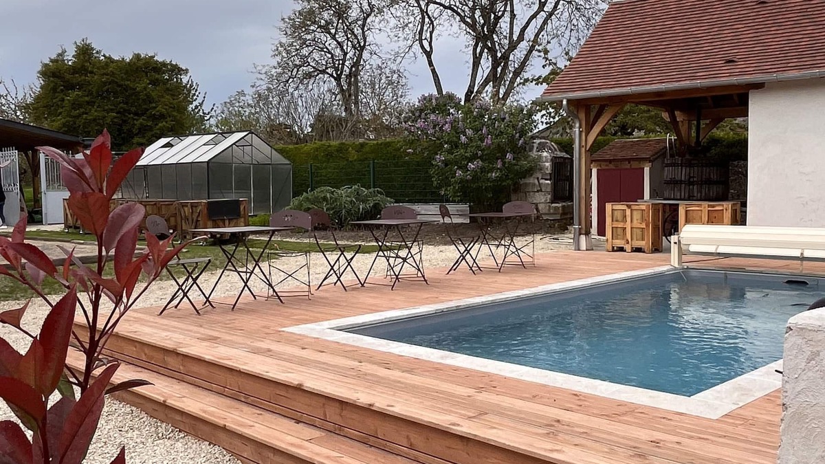 Le Grand-Pressigny Cottage | Country house 16 pers, swimming pool, village center