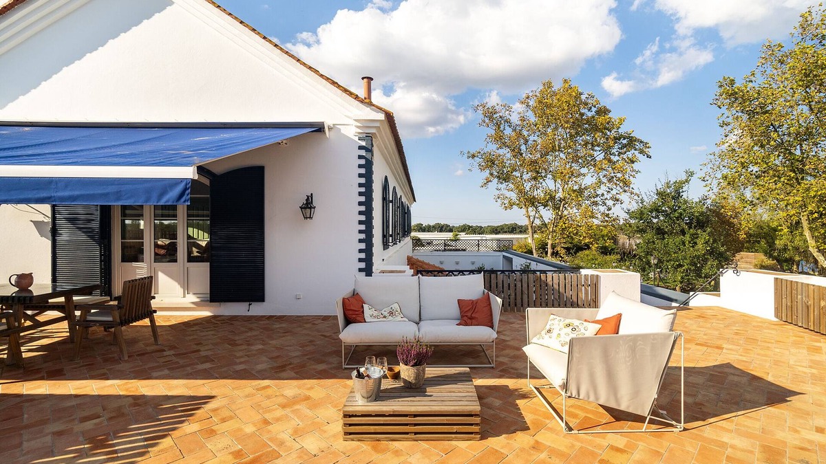 Benavente Cottage | Country house, 25 minutes from Lisbon, with terrace and spacious garden with pool