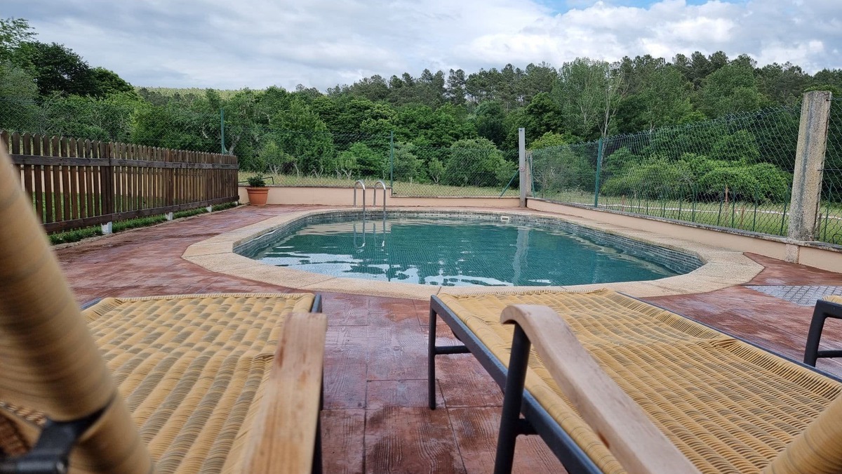 Pepin House | Country House 'Aldea Rural A Cortiña Apartamento 2' with Mountain View, Shared Pool and Wi-Fi