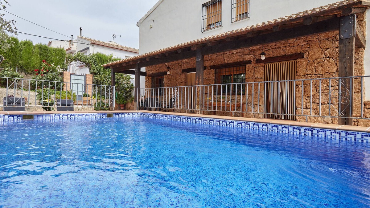 Arbuniel House | Country House 'Alojamiento Rural La Ventilla' with Mountain View, Private Pool and Wi-Fi