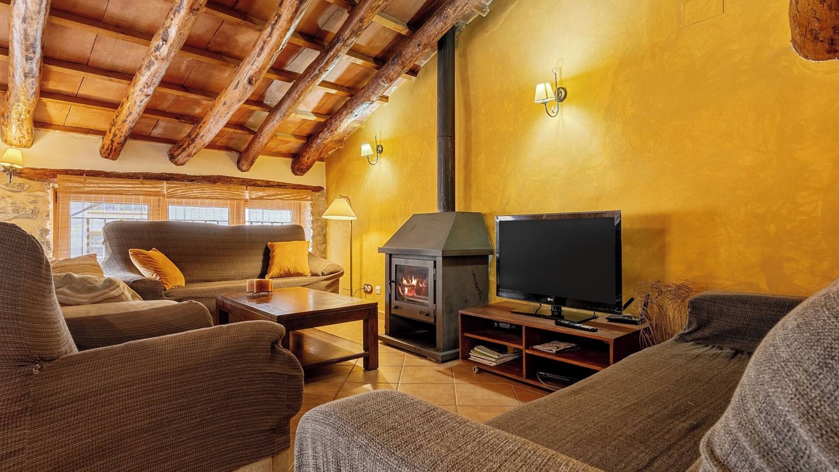 Pauls House | Country House 'Antic Forn De Paüls' with Mountain View, Wi-Fi and Air Conditioning