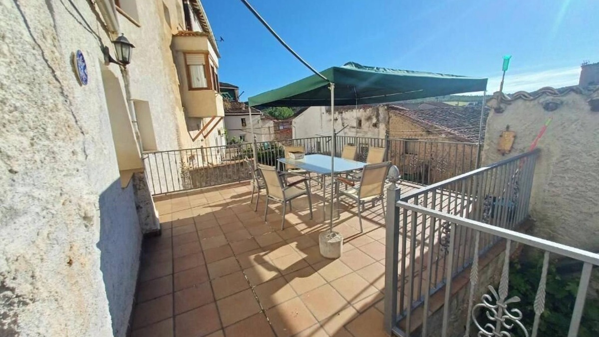 Munebrega House | Country House 'Apartamento Luna' with Private Terrace and Wi-Fi